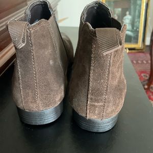Chelsea boots